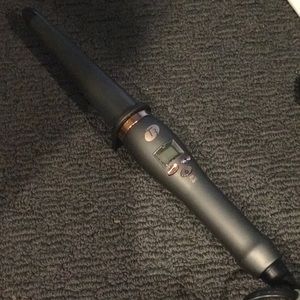 1 yr never used T3 curling wand